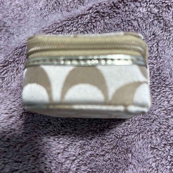 NWT Coach Triple Pill Case - Picture 10 of 14